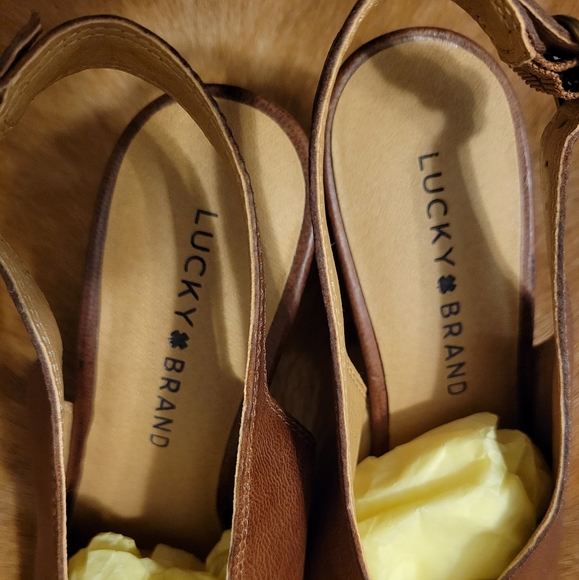 Lucky Brand block heel,  leather sandal - Picture 4 of 7